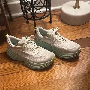 HOKA Bondi 8